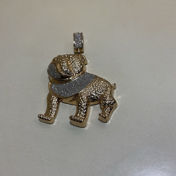 🎄Bulldog Charm gold and silver - Picture 2 of 9